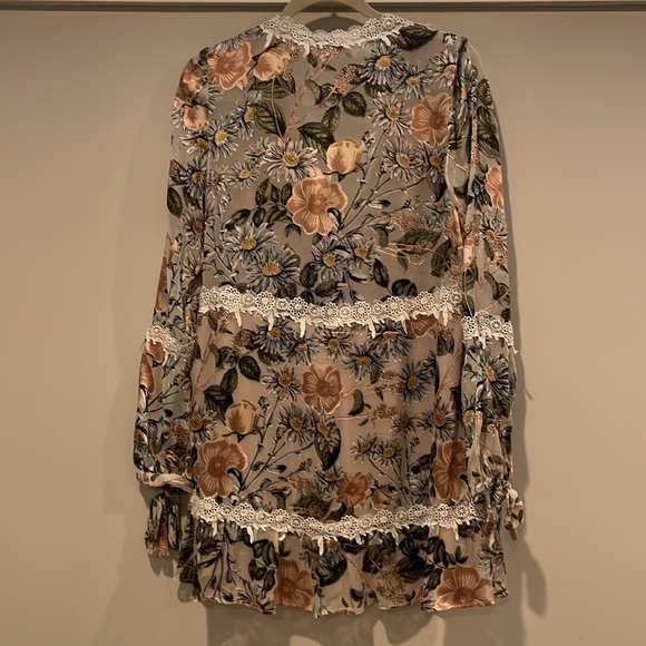 FOR LOVE & LEMONS FLORAL DRESS - Picture 8 of 10